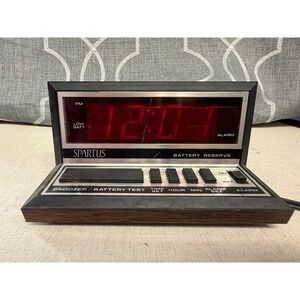 Vintage Spartus Apollo 1140 Digital AlarmClock RedLED Wood Grain Battery Reserve